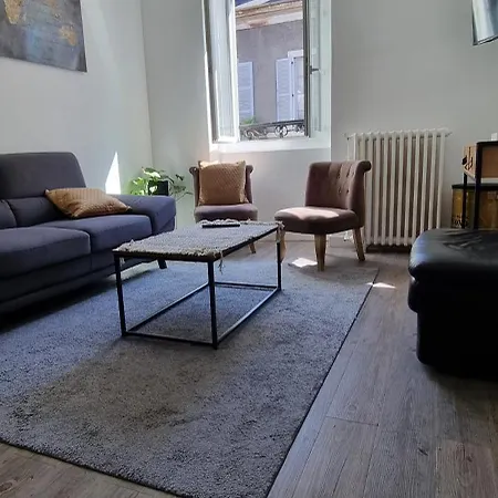 Golden Mont Centre Apartment *